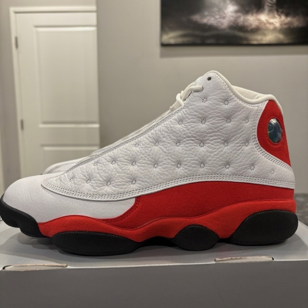 New Air Jordan 13 Retro  OG Chicago Size 10 Men’s